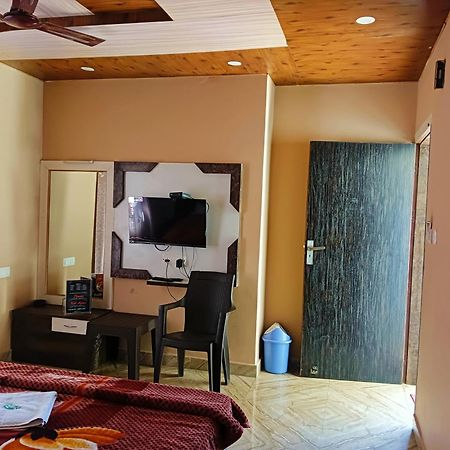 Oak Wood Homestay Banikhet Dalhousie Εξωτερικό φωτογραφία