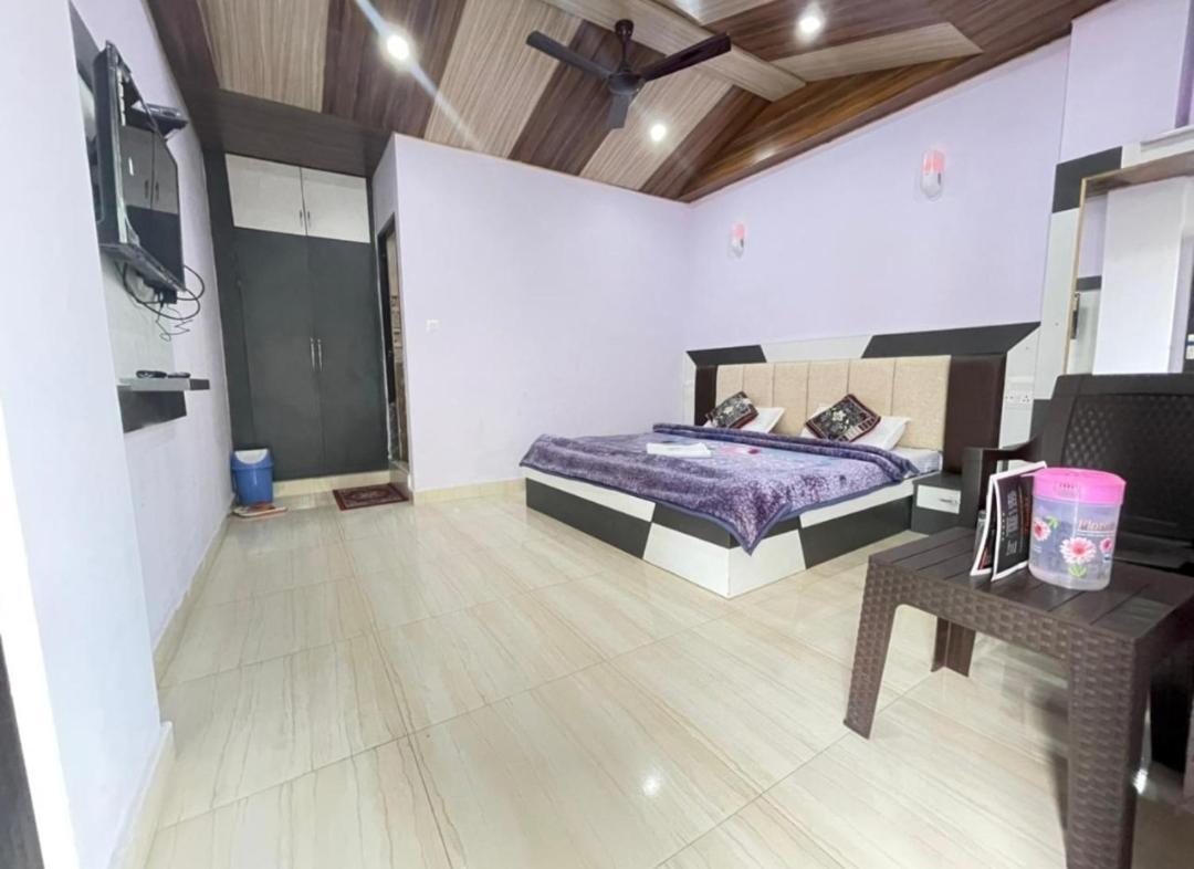 Oak Wood Homestay Banikhet Dalhousie Εξωτερικό φωτογραφία